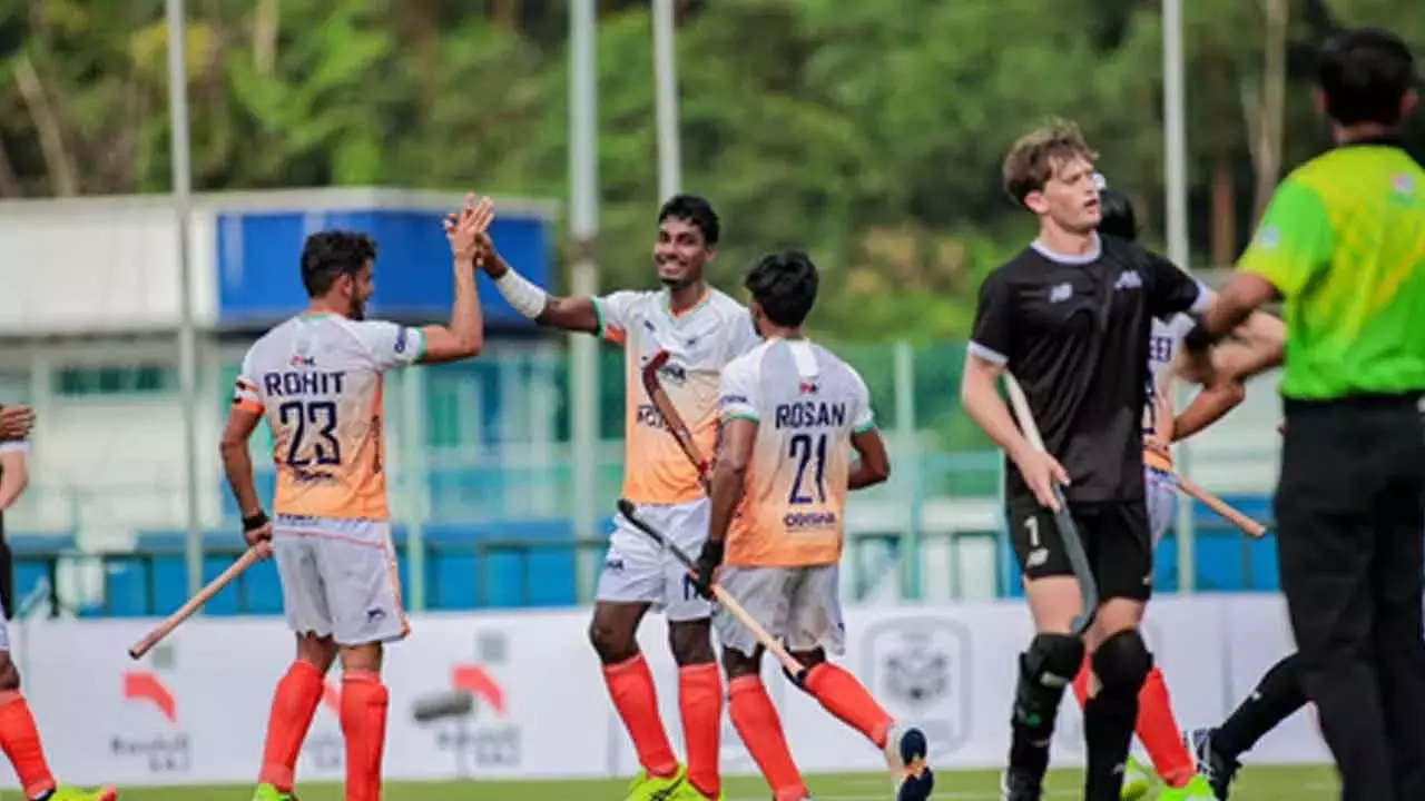 भारत जूनियर पुरुष हॉकी टीम ने न्यूजीलैंड को 4-2 से हराकर Sultan of Johor Cup में अजेय प्रदर्शन जारी रखा भारत जूनियर पुरुष हॉकी टीम ने न्यूजीलैंड को 4-2 से हराकर Sultan of Johor Cup में अजेय प्रदर्शन जारी रखा