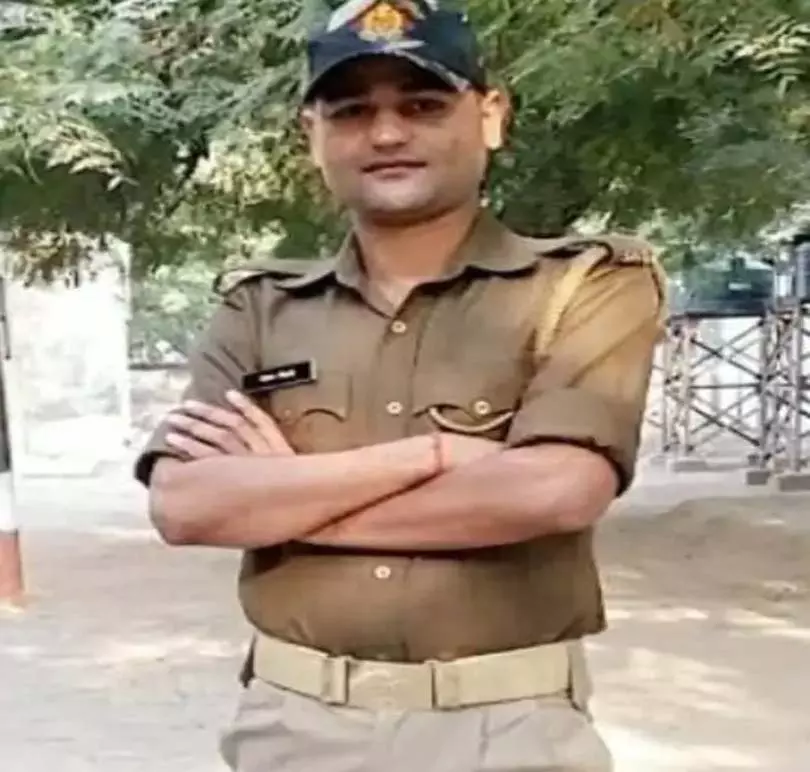 BREAKING: सिपाही पर युवती से नशीली कोल्ड ड्रिंक पिलाकर रेप का आरोप BREAKING: सिपाही पर युवती से नशीली कोल्ड ड्रिंक पिलाकर रेप का आरोप