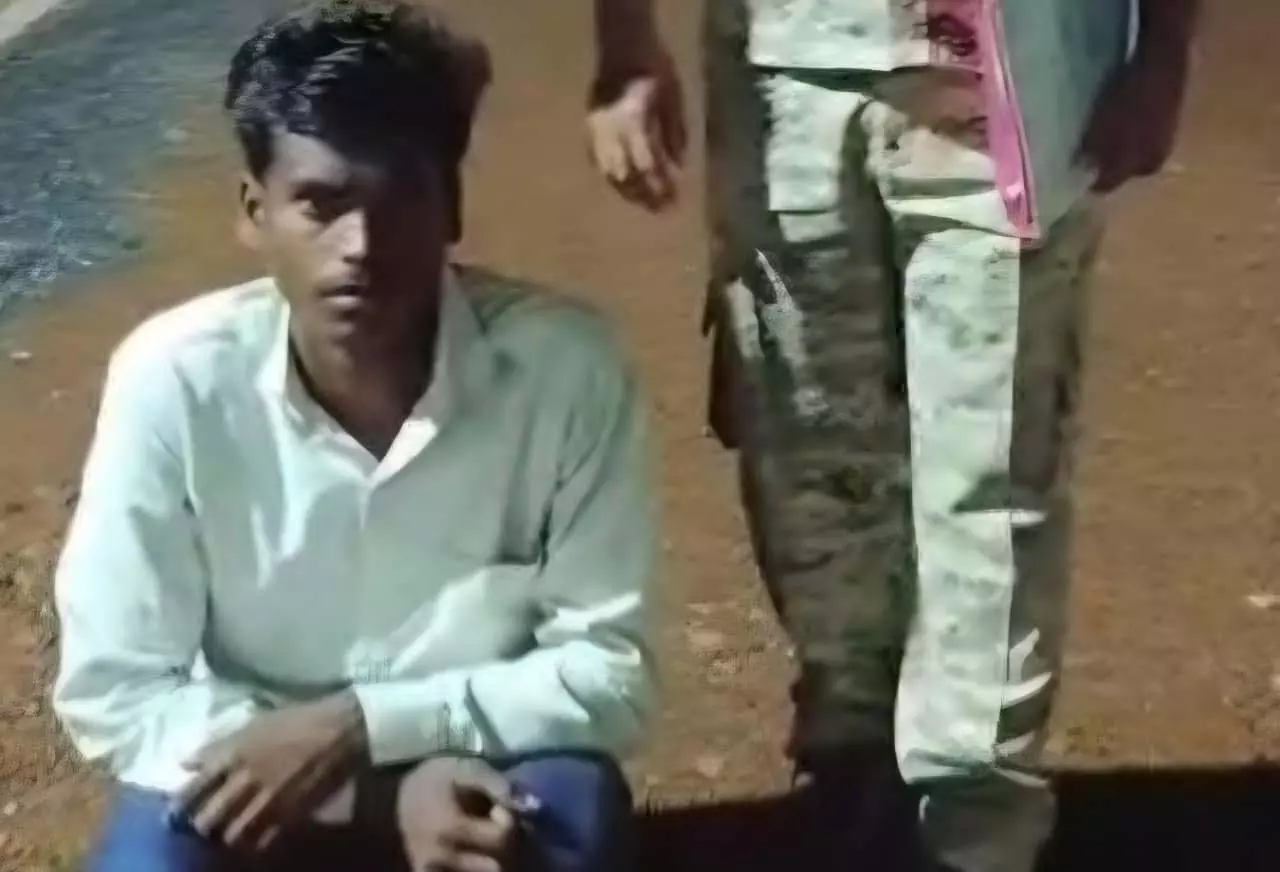 CG: नाबालिग से दैहिक शोषण करने वाला बदमाश गिरफ्तार CG: नाबालिग से दैहिक शोषण करने वाला बदमाश गिरफ्तार
