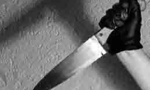 Pune:  बॉयफ्रेंड ने गर्लफ्रेंड को चाकू से गोदकर मौत के घाट उतार,इलाके में हड़कंप