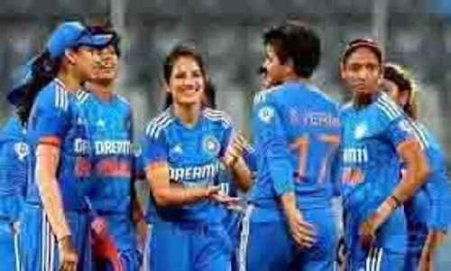ICC Womens World Cup: ICC वीमेंस वर्ल्ड कप में इंग्लैंड का दबदबा, श्रीलंका को हराकर लगातार तीसरा मैच जीता ICC Womens World Cup: ICC वीमेंस वर्ल्ड कप में इंग्लैंड का दबदबा, श्रीलंका को हराकर लगातार तीसरा मैच जीता