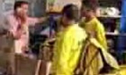Rewa: दिवाली से पहले ब्लिंकिट स्टोर पर खाद्य विभाग का छापा