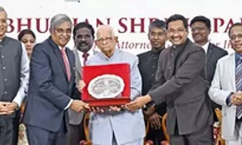 वरिष्ठ अधिवक्ता परासरन कानूनी पेशे में एक उत्कृष्ट व्यक्तित्व हैं: SC के न्यायाधीशों ने उनकी प्रशंसा की वरिष्ठ अधिवक्ता परासरन कानूनी पेशे में एक उत्कृष्ट व्यक्तित्व हैं: SC के न्यायाधीशों ने उनकी प्रशंसा की