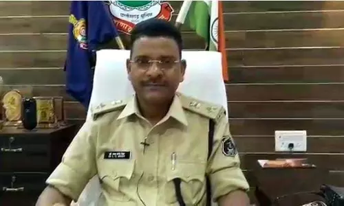 निशुल्क कोचिंग सेंटर पहुंच रहे रायपुर एसएसपी निशुल्क कोचिंग सेंटर पहुंच रहे रायपुर एसएसपी