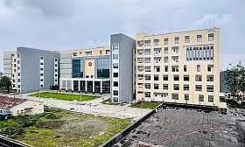 ESIC मेडिकल कॉलेज को 50 सीटों के साथ MBBS पाठ्यक्रम शुरू करने के लिए एनएमसी की मंजूरी मिली ESIC मेडिकल कॉलेज को 50 सीटों के साथ MBBS पाठ्यक्रम शुरू करने के लिए एनएमसी की मंजूरी मिली