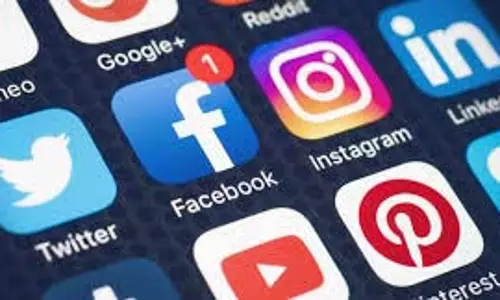 Social media और ऑफलाइन सामग्री की होगी जांच: चुनाव आयोग Social media और ऑफलाइन सामग्री की होगी जांच: चुनाव आयोग