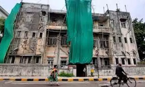 Jogeshwari cement block गिरने की घटना के बाद 2 गिरफ्तार