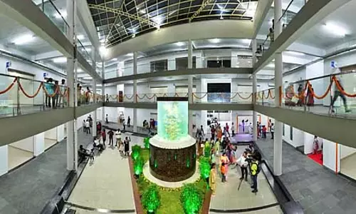 कोलाथुर रंगीन मछली व्यापार केंद्र विश्व स्तरीय है: CM