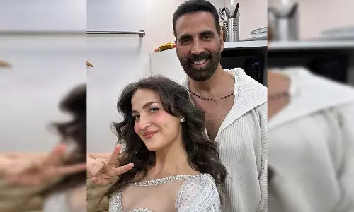 चुरा के दिल मेरा पर एली अवराम ने अक्षय कुमार के साथ किया परफॉर्म, कहा- ये मेरे लिए सपना सच होने जैसा चुरा के दिल मेरा पर एली अवराम ने अक्षय कुमार के साथ किया परफॉर्म, कहा- ये मेरे लिए सपना सच होने जैसा