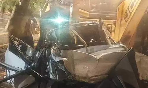 होसुर के पास बेंगलुरु-चेन्नई राजमार्ग पर कई वाहनों की टक्कर में चार लोगों की मौत