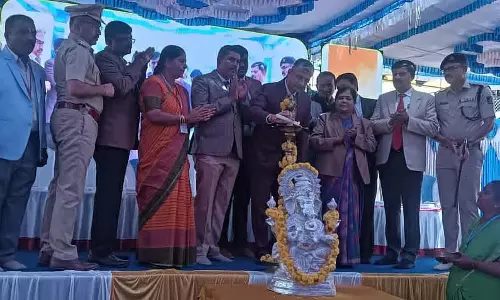 इंटरनेट का उपयोग सीमित करें: उच्च न्यायालय के न्यायमूर्ति ई.एस. इंद्रेश का सुझाव