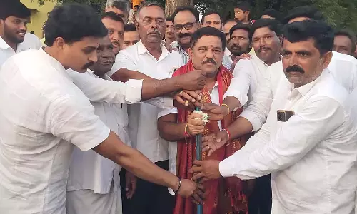 Karnataka : गुणवत्तापूर्ण कार्य के लिए विधायक का निर्देश Karnataka : गुणवत्तापूर्ण कार्य के लिए विधायक का निर्देश
