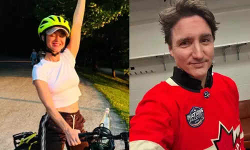 Katy Perry को जस्टिन ट्रूडो के साथ शानदार याट पर देखा गया Katy Perry को जस्टिन ट्रूडो के साथ शानदार याट पर देखा गया
