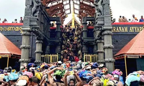 Kerala: सबरीमाला में चोरी हुआ सोना वापस पाना होगा चुनौतीपूर्ण Kerala: सबरीमाला में चोरी हुआ सोना वापस पाना होगा चुनौतीपूर्ण