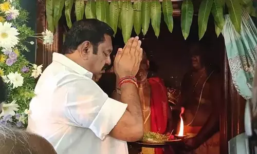 Tamil Nadu : सेनरयाप पेरुमल मंदिर में भगवान पलानीस्वामी के दर्शन Tamil Nadu : सेनरयाप पेरुमल मंदिर में भगवान पलानीस्वामी के दर्शन