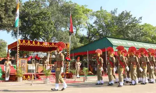 पासिंग आउट परेड के बाद 158 कांस्टेबल BSF में शामिल पासिंग आउट परेड के बाद 158 कांस्टेबल BSF में शामिल