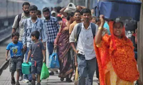 Ludhiana: प्रवासी श्रमिकों से यहीं रहने का आग्रह, सुरक्षा का आश्वासन Ludhiana: प्रवासी श्रमिकों से यहीं रहने का आग्रह, सुरक्षा का आश्वासन
