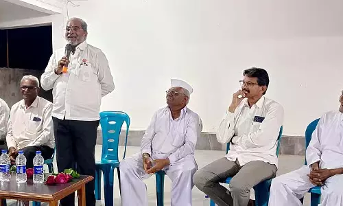 गन्ना उत्पादकों को निजी स्वार्थ छोड़कर एकजुट होना चाहिए: Raju Shetty गन्ना उत्पादकों को निजी स्वार्थ छोड़कर एकजुट होना चाहिए: Raju Shetty