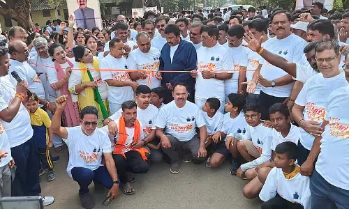 Haveri : युवाओं ने नशा मुक्त भारत के लिए दौड़ लगाई Haveri : युवाओं ने नशा मुक्त भारत के लिए दौड़ लगाई