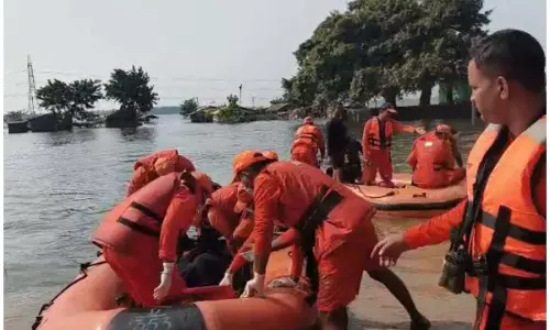बड़ा नाव हादसा, तीन लोगों की डूबकर मौत, 11 लोग बाल-बाल बचे