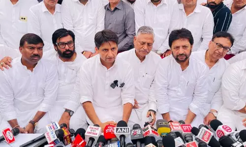 Haryana : अधिकारी का परिवार अब तक की जांच से संतुष्ट नहीं दीपेंद्र Haryana : अधिकारी का परिवार अब तक की जांच से संतुष्ट नहीं दीपेंद्र