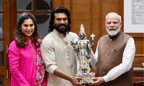 Ram Charan ने PM मोदी से मुलाकात की, खेलों के प्रति उनके दृष्टिकोण की सराहना की Ram Charan ने PM मोदी से मुलाकात की, खेलों के प्रति उनके दृष्टिकोण की सराहना की