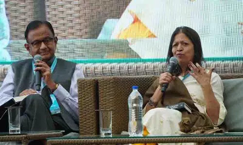 CM Sukhu ने 26 उन्नत एम्बुलेंस को हरी झंडी दिखाई CM Sukhu ने 26 उन्नत एम्बुलेंस को हरी झंडी दिखाई