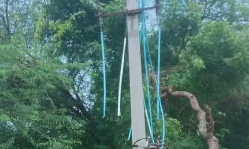 मरम्मत न हुआ बिजली ट्रांसफार्मर: लोग अंधेरे में मरम्मत न हुआ बिजली ट्रांसफार्मर: लोग अंधेरे में