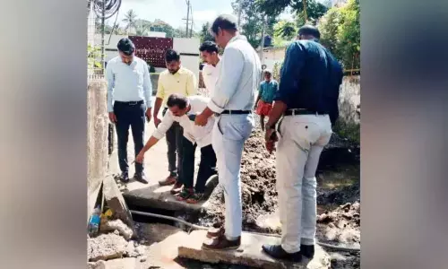 शौचालय का कचरा नालियों में बह रहा; थेक्कडी में तीन होटल बंद करने का नोटिस शौचालय का कचरा नालियों में बह रहा; थेक्कडी में तीन होटल बंद करने का नोटिस