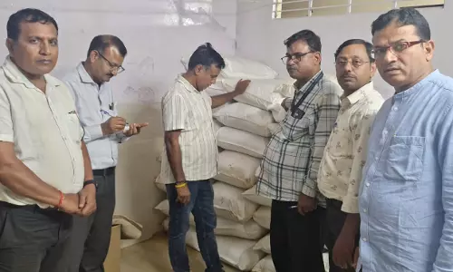 Jaipur: मिलावटखोरी पर कार्रवाई जारी, खाद्य सुरक्षा विभाग ने की सख्त जांच Jaipur: मिलावटखोरी पर कार्रवाई जारी, खाद्य सुरक्षा विभाग ने की सख्त जांच