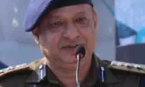 कुरैशी ने अधिकारियों के साथ EOW सीबी के कामकाज की समीक्षा की कुरैशी ने अधिकारियों के साथ EOW सीबी के कामकाज की समीक्षा की