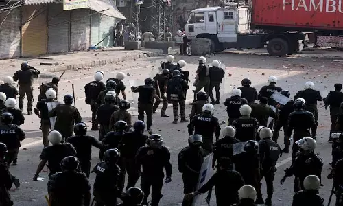 Pakistan ने 23 सैनिकों के मारे जाने की पुष्टि की, 200 से अधिक अफगान सैनिकों के मारे जाने का दावा Pakistan ने 23 सैनिकों के मारे जाने की पुष्टि की, 200 से अधिक अफगान सैनिकों के मारे जाने का दावा