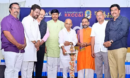 डिग्री के साथ-साथ हुनर भी होना चाहिए: मंत्री डॉ. शरणप्रकाश पाटिल डिग्री के साथ-साथ हुनर भी होना चाहिए: मंत्री डॉ. शरणप्रकाश पाटिल