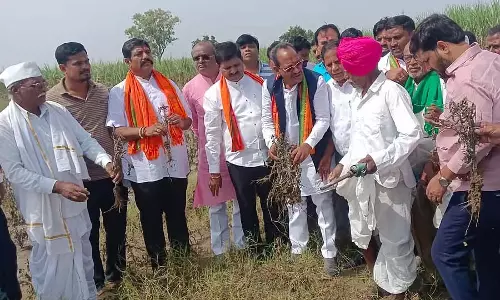 CM ने कटाचारा का हवाई सर्वेक्षण किया: भाजपा नेताओं ने आपत्ति जताई CM ने कटाचारा का हवाई सर्वेक्षण किया: भाजपा नेताओं ने आपत्ति जताई