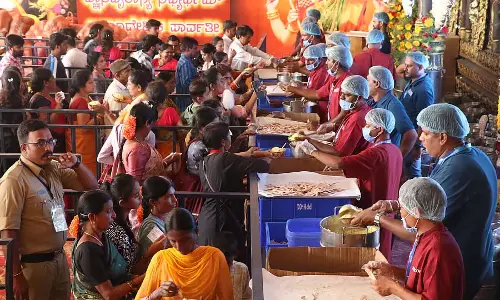 निरयास दर्शन: व्यवस्था से निराश लोग निरयास दर्शन: व्यवस्था से निराश लोग