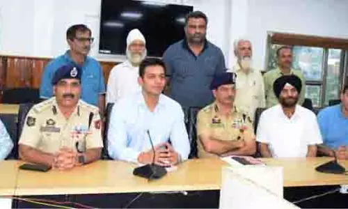 DC Jammu ने शहर के यातायात को आसान बनाने के लिए ई-वाहनों के लिए रंग कोडिंग और ज़ोन लागू किए