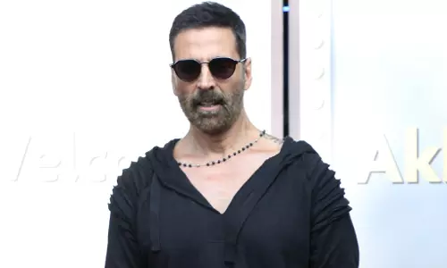 Akshay Kumar ने नए कलाकारों को तीन फिल्मों का करार न करने की दी सलाह Akshay Kumar ने नए कलाकारों को तीन फिल्मों का करार न करने की दी सलाह