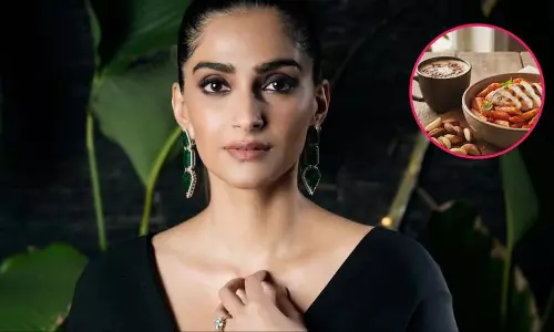 Sonam Kapoor ने शेयर किया अपना डाइट प्लान: जानिए सुबह से शाम तक क्या खाती हैं एक्ट्रेस Sonam Kapoor ने शेयर किया अपना डाइट प्लान: जानिए सुबह से शाम तक क्या खाती हैं एक्ट्रेस