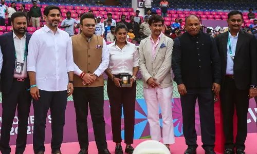 Visakhapatnam स्टेडियम में मिताली राज स्टैंड और रावी कल्पना गेट का उद्घाटन Visakhapatnam स्टेडियम में मिताली राज स्टैंड और रावी कल्पना गेट का उद्घाटन
