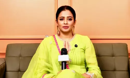 Priyamani ने बताया कि मनोज बाजपेयी के आसपास सह-कलाकारों को क्यों सतर्क रहना चाहिए Priyamani ने बताया कि मनोज बाजपेयी के आसपास सह-कलाकारों को क्यों सतर्क रहना चाहिए