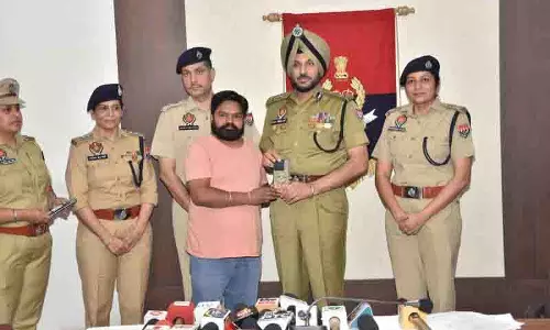 Amritsar: पुलिस ने बरामद 153 मोबाइल फोन मालिकों को लौटाए