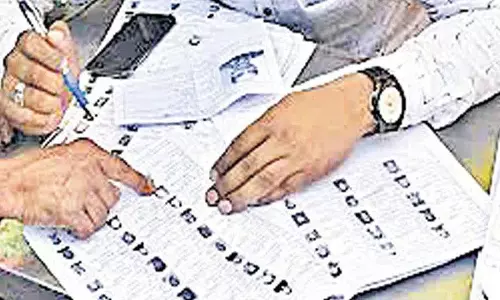 एक सदन में 3 वोट.. Jubilee Hills उपचुनाव में कांग्रेस की वोट चोरी!