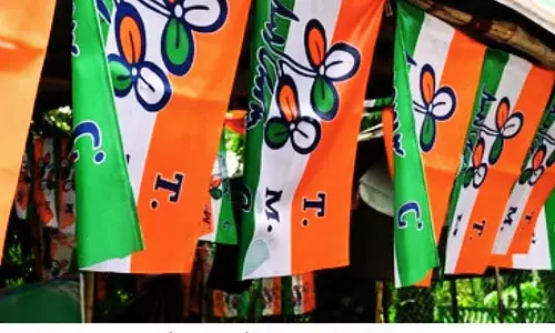 आरोपी छात्र नेता के सरकारी सभा में उपस्थित होने से विवाद आरोपी छात्र नेता के सरकारी सभा में उपस्थित होने से विवाद
