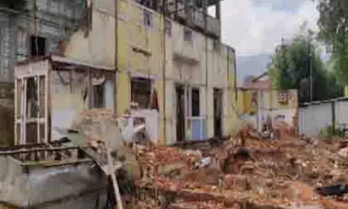 Manipur के छात्र संगठनों ने रेडलैंड्स बिल्डिंग गिराने की कड़ी निंदा की