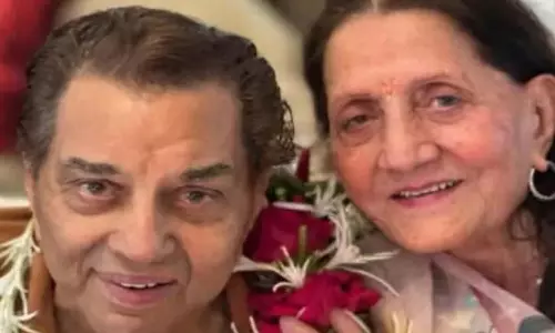 Bobby Deolका खुलासा: धीरूजी अब रहने लगे हैं पहली पत्नी प्रकाश कौर के साथ, हेमा मालिनी अलग रहती हैं Bobby Deolका खुलासा: धीरूजी अब रहने लगे हैं पहली पत्नी प्रकाश कौर के साथ, हेमा मालिनी अलग रहती हैं