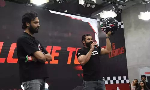 हैदराबाद में Fast & Curious – The Auto Expo 2025 का आयोजन, साई दुर्गा तेज ने किया उद्घाटन