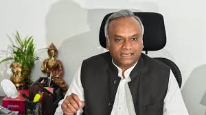 कर्नाटक मंत्री प्रियांक खड़गे ने स्कूलों और कॉलेजों में RSS पर प्रतिबंध की मांग की