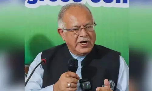 जम्मू-कश्मीर कांग्रेस ने एनसी से अलग होने पर जताया सहमति, गठबंधन के भविष्य पर बैठक जारी जम्मू-कश्मीर कांग्रेस ने एनसी से अलग होने पर जताया सहमति, गठबंधन के भविष्य पर बैठक जारी