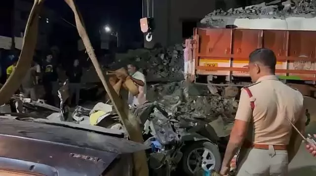 Coimbatore में जी.डी. नायडू ब्रिज के पास हादसा: कार सवार 3 लोगों की मौत Coimbatore में जी.डी. नायडू ब्रिज के पास हादसा: कार सवार 3 लोगों की मौत