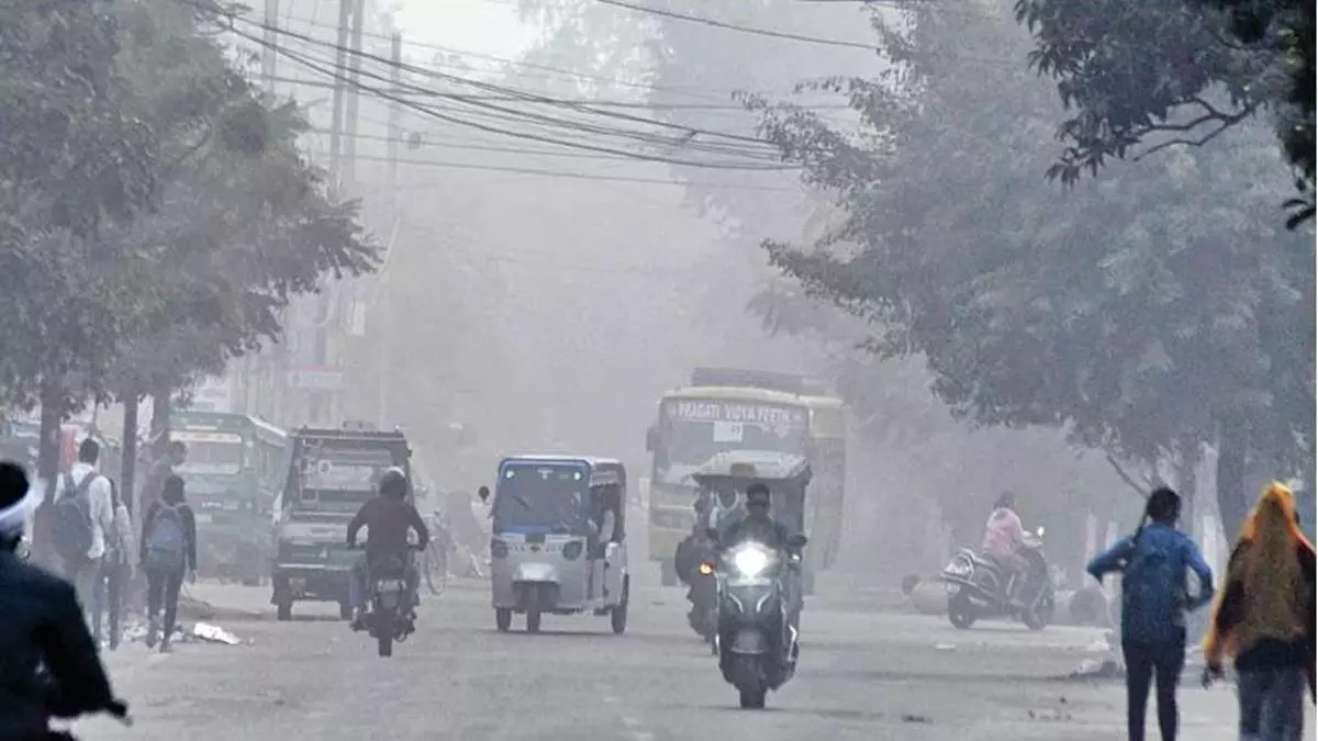 Gwalior: इस साल पड़ेगी कड़ाके की सर्दी, ठंडी हवाओं ने दी चेतावनी Gwalior: इस साल पड़ेगी कड़ाके की सर्दी, ठंडी हवाओं ने दी चेतावनी